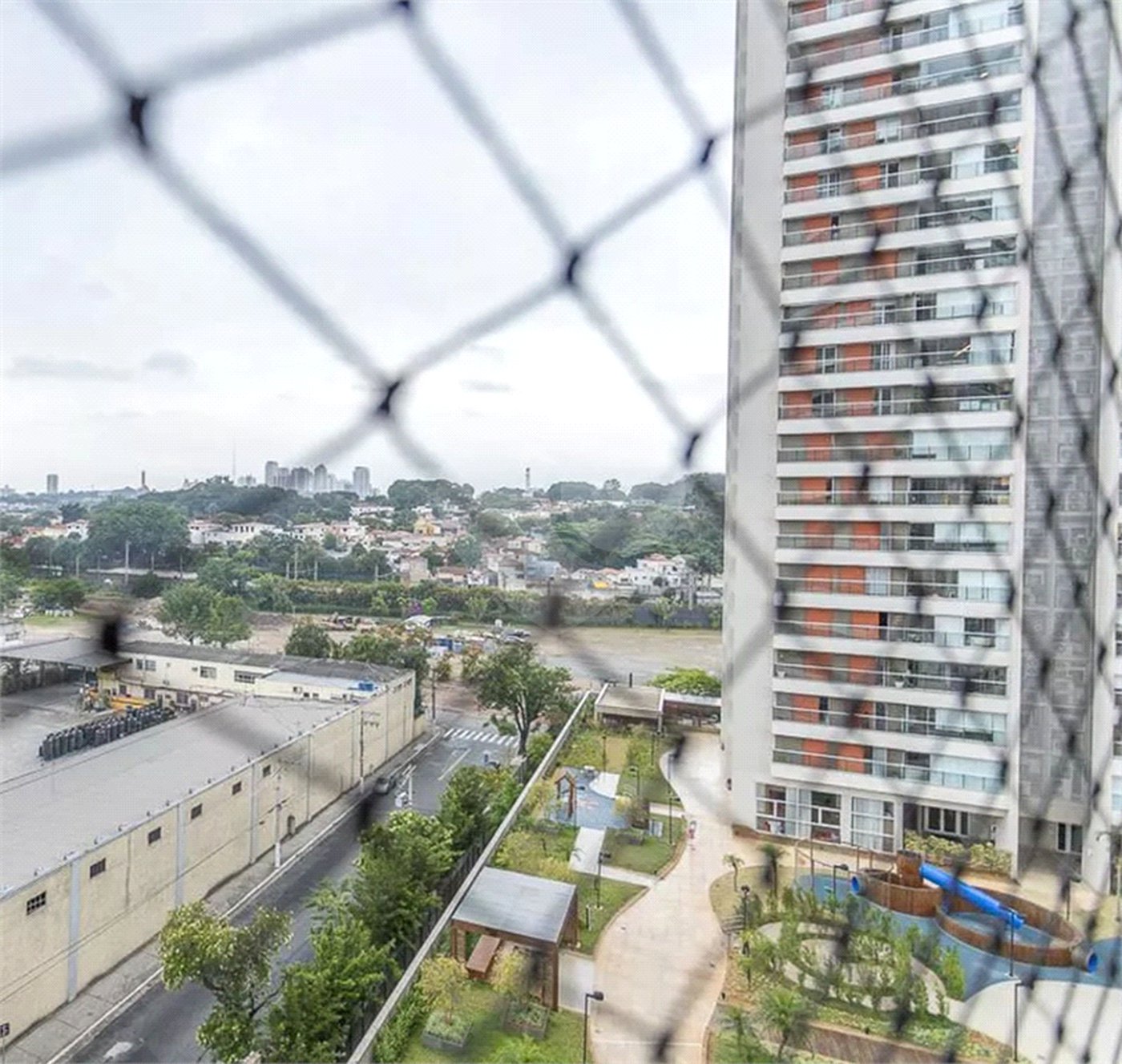 Apartamento à venda com 3 quartos, sendo 1 suíte, em Vila Anastácio, São Paulo, SP