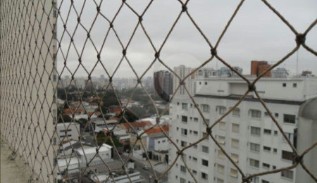 Apartamento à venda com 3 quartos, sendo 1 suíte,  em Moema, São Paulo, SP
