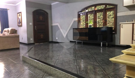 Sobrado à venda com 5 quartos, sendo 2 suítes,  em Vila Maria Alta, São Paulo, SP