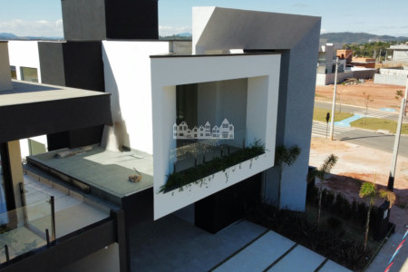 Casa à venda com 3 suítes no condomínio Vista da Serra, Atibaia - SP