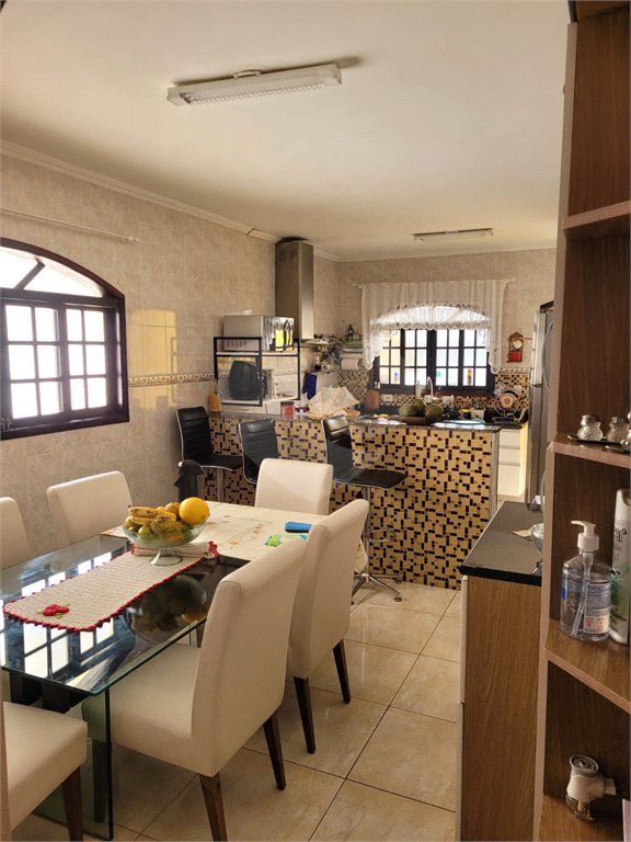 Casa à venda com 2 quartos, sendo 1 suíte,  em Vila Cintra, Mogi das Cruzes, SP