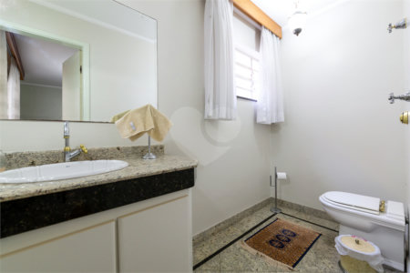 Sobrado à venda com 4 quartos, sendo 2 suítes, em Brooklin Velho, São Paulo, SP