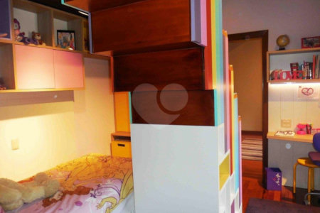 Casa à venda com 4 suítes no condomínio Vilaggio Monte Alegre, São Paulo - SP