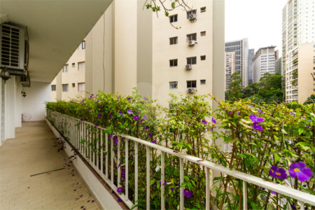 Apartamento à venda com 3 quartos, sendo 1 suíte, em Jardim Paulista, São Paulo, SP
