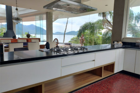 Casa à venda com 4 suítes em Praia Vermelha, Ubatuba, SP