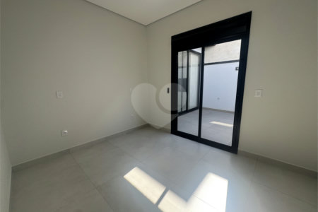 Casa à venda com 3 quartos, sendo 1 suíte, no condomínio Residencial Villagio Wanel, Sorocaba - SP