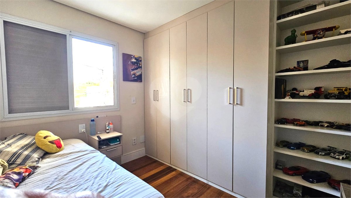 Casa à venda com 3 quartos, sendo 1 suíte, no condomínio Flora Park, São Paulo - SP