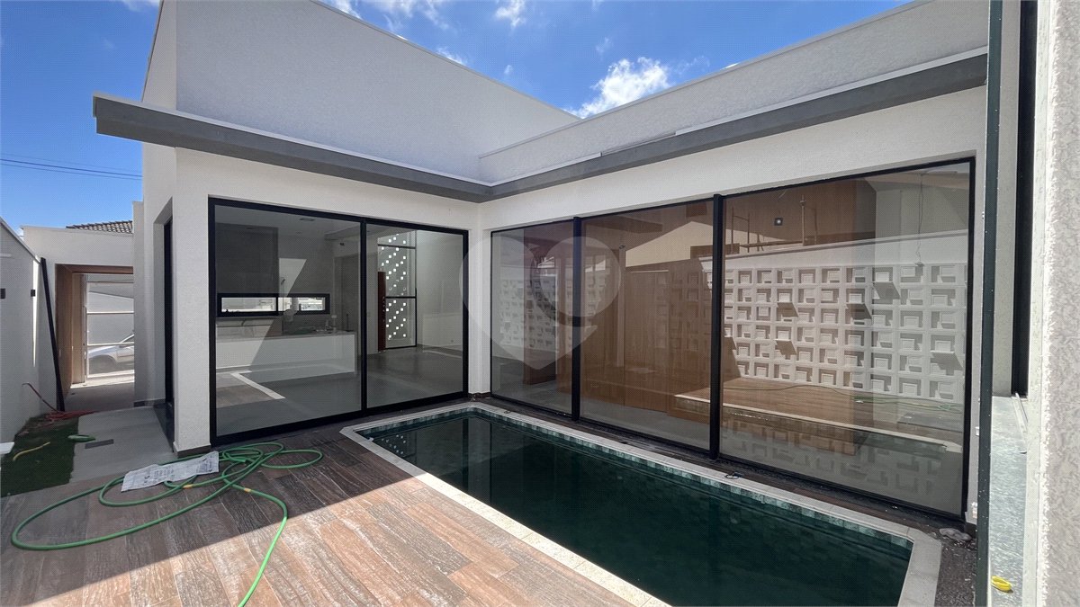 Casa Térrea à venda com 3 suítes em Jardim Paulista, Atibaia, SP