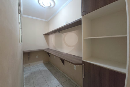 Casa à venda com 3 quartos, sendo 1 suíte, no condomínio Parque das Árvores, Sorocaba - SP