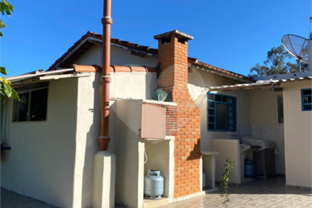 Chácara à venda com 5 quartos, sendo 2 suítes,  no Centro, Sarapuí, SP