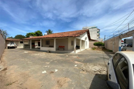 Casa à venda com 5 quartos no Centro, Balsas, MA