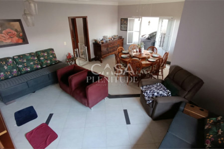 Casa à venda com 3 quartos, sendo 1 suíte,  em Jardim Americano, Sorocaba, SP