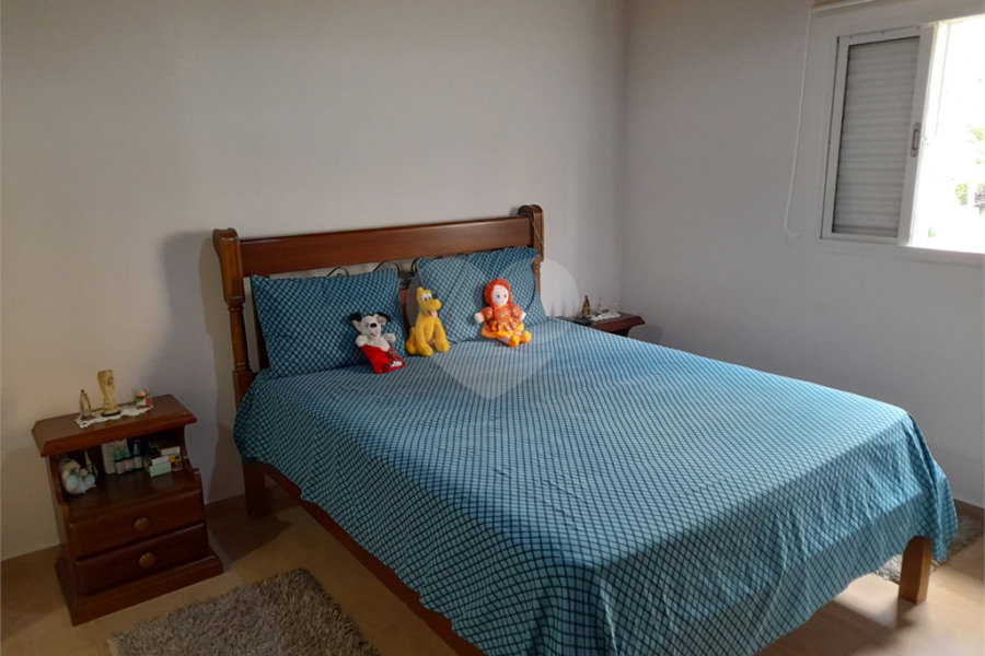 Sobrado à venda com 4 quartos, sendo 1 suíte, em Chora Menino, São Paulo, SP
