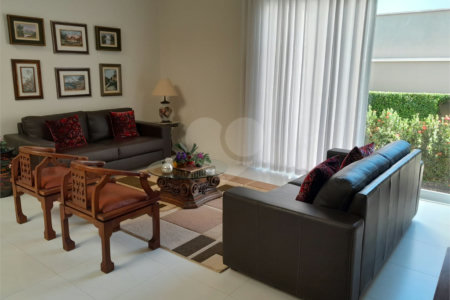 Casa à venda com 5 suítes no condomínio Ipe Velho, Vinhedo - SP