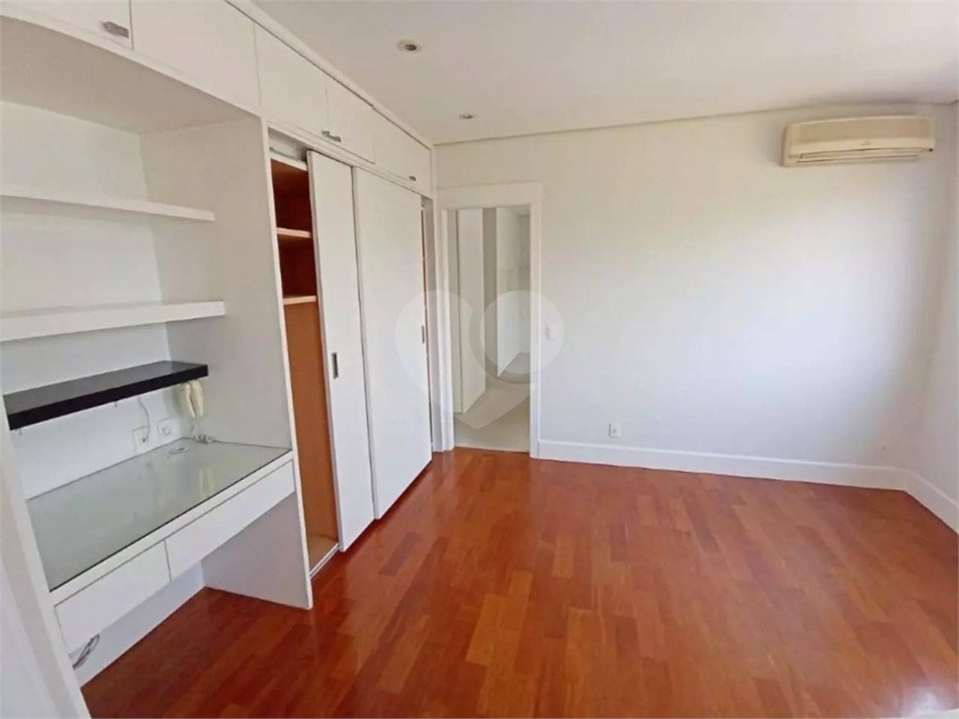 Casa à venda com 3 suítes no condomínio Solares Vila Europa, São Paulo - SP