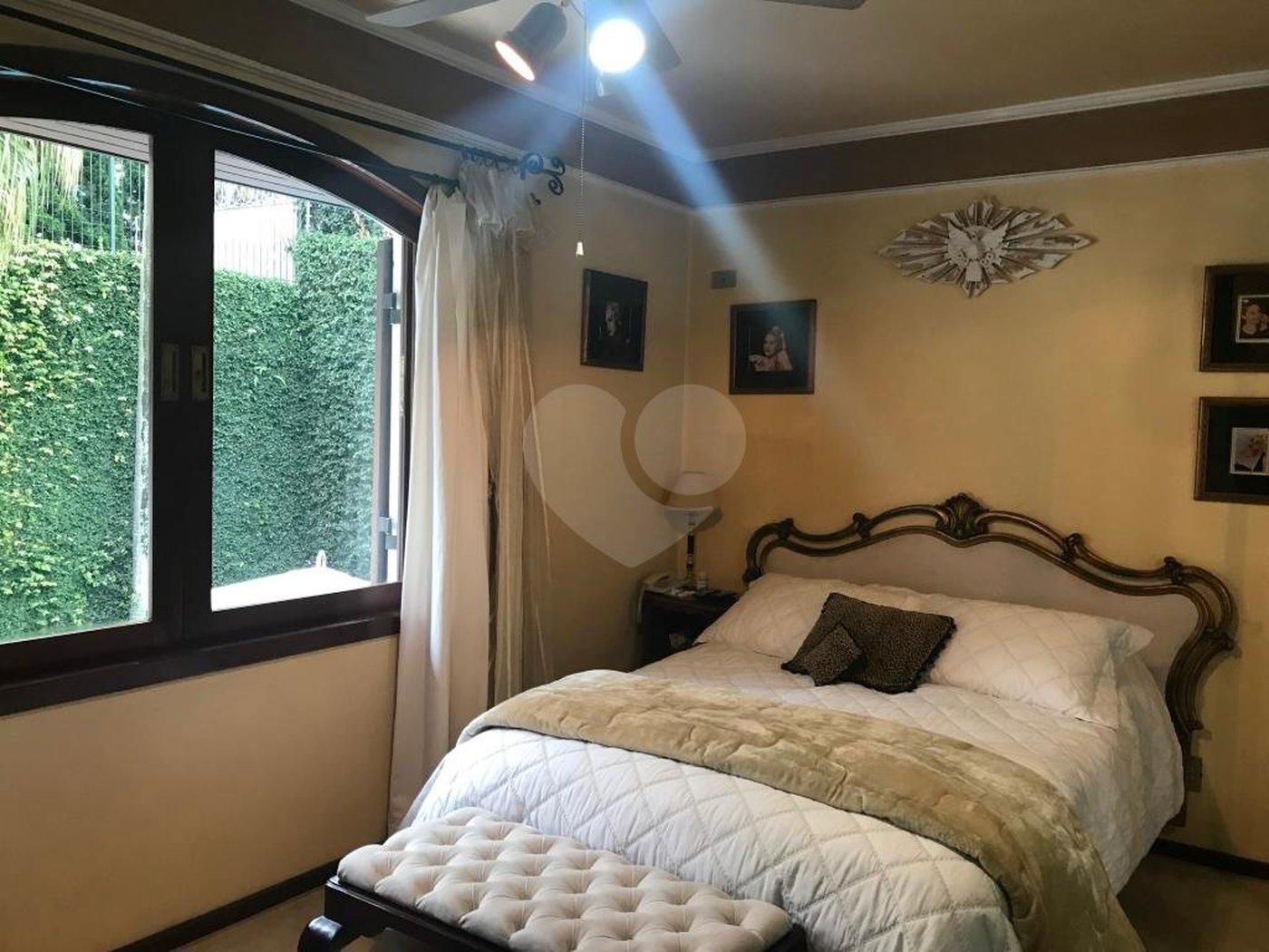 Casa à venda com 5 quartos, sendo 2 suítes,  em Jardim Everest, São Paulo, SP