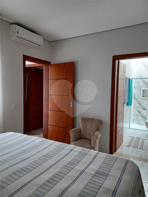Casa à venda com 3 quartos, sendo 2 suítes, no condomínio Montreal Residence, Indaiatuba - SP