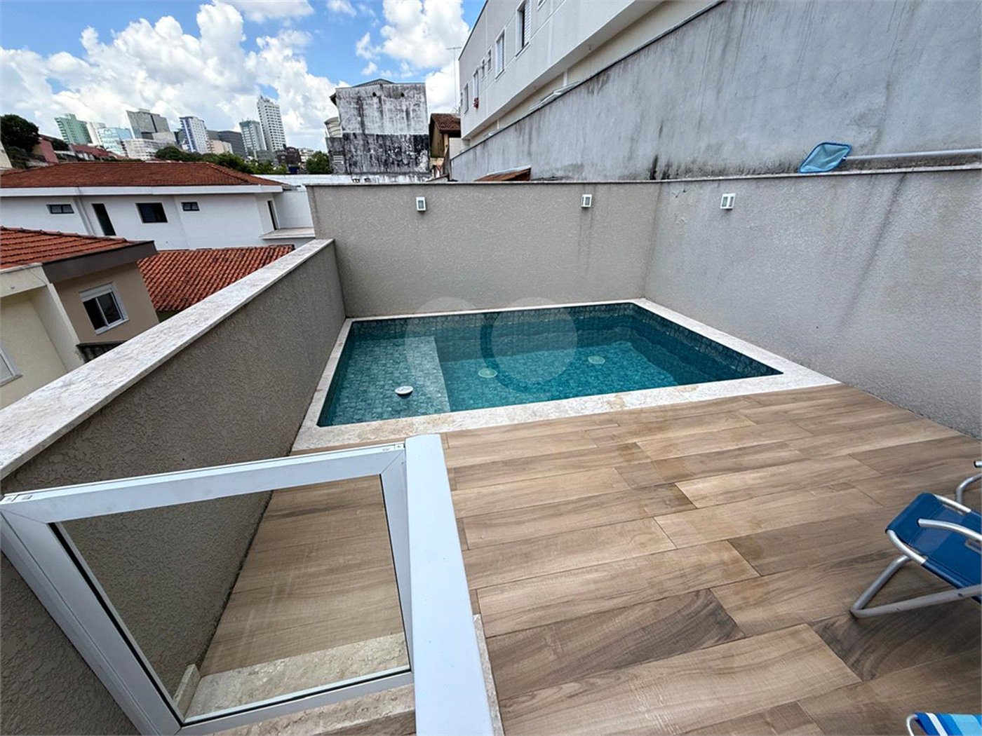 Sobrado à venda com 5 quartos, sendo 3 suítes, em Jardim Franca, São Paulo, SP