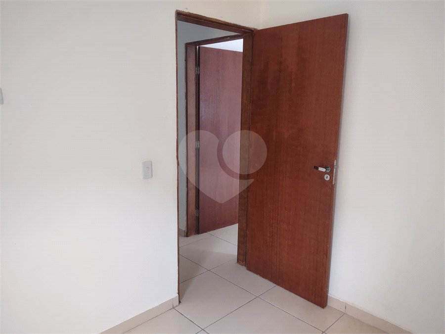 Apartamento à venda com 2 quartos em Reneville, Mairinque, SP