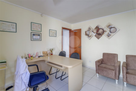 Sobrado à venda com 6 quartos em Chácara Santo Antônio, São Paulo, SP