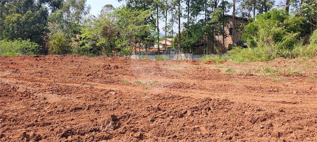 Terreno em Atibaia com 3.410 metros, pronto para construir, topografia plana, excelente localização