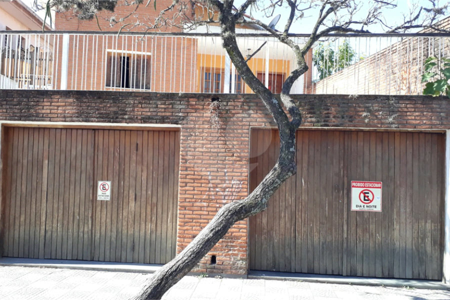BELA CASA 274 M² C/ 3 QUARTOS 1 SALA 1 COZINHA 3 BANHEIROS 2 VAGAS Para Estacionamento coberta P/ VENDA NA V N Cachoeirinha