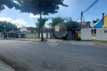 LINDA CASA DE VILA NO CENTRO DE CAMPO GRANDE.