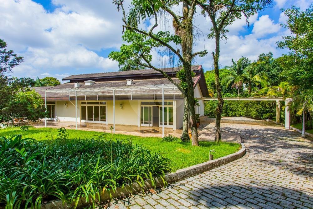 Casa para alugar com 4 suítes no condomínio Chácara Flora, São Paulo - SP