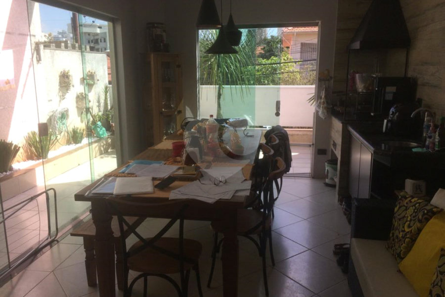 Casa à venda com 4 quartos, sendo 3 suítes, em Santana, São Paulo, SP