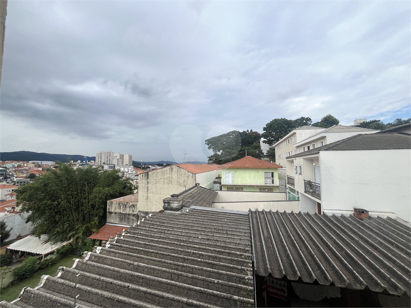 Casa à venda com 3 quartos, sendo 1 suíte,  no condomínio Capigaí, São Paulo - SP