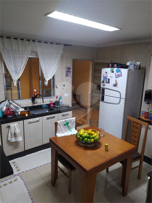 Sobrado à venda com 3 quartos, sendo 1 suíte, em Cidade Tiradentes, São Paulo, SP