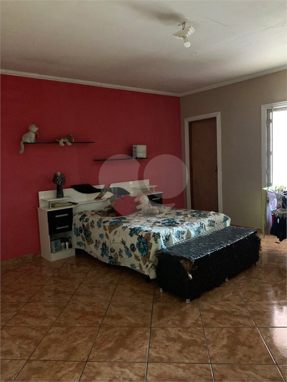 Sobrado à venda com 3 quartos, sendo 2 suítes, em Jardim São Lázaro, Ferraz de Vasconcelos, SP