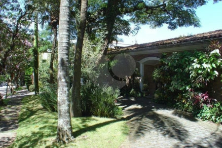 Casa à venda com 4 quartos, sendo 1 suíte, em Brooklin Velho, São Paulo, SP