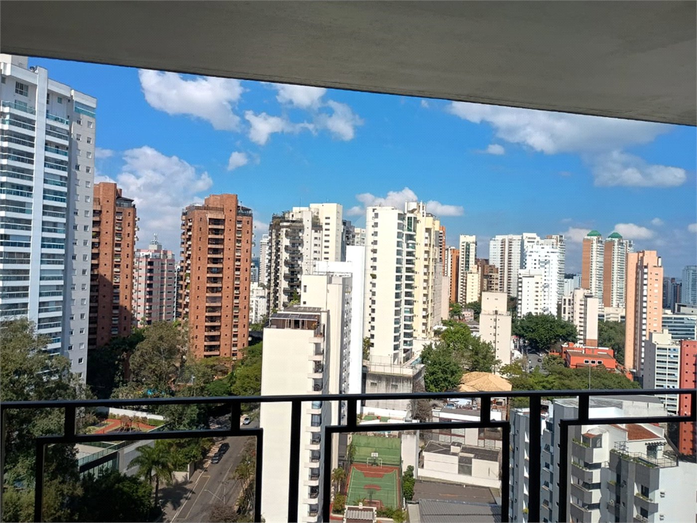 Apartamento à venda ou para alugar com 4 quartos, sendo 1 suíte,  em Vila Andrade, São Paulo, SP