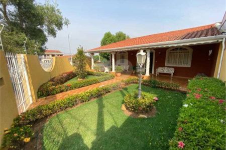 Casa à venda com 5 quartos, sendo 3 suítes, em Vila Almeida, Indaiatuba, SP