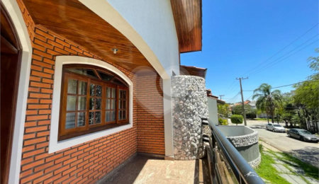 Casa à venda com 6 quartos, sendo 1 suíte,  no condomínio Granja Olga I, Sorocaba - SP