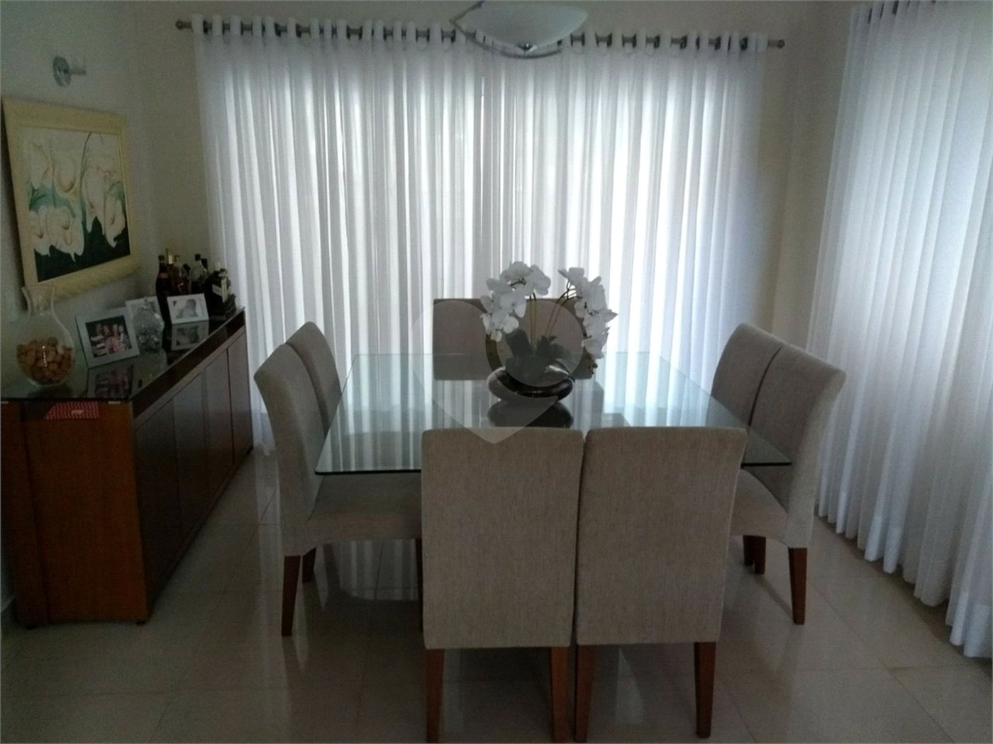 Casa à venda com 3 quartos, sendo 2 suítes,  no condomínio Terras do Oriente, Valinhos - SP