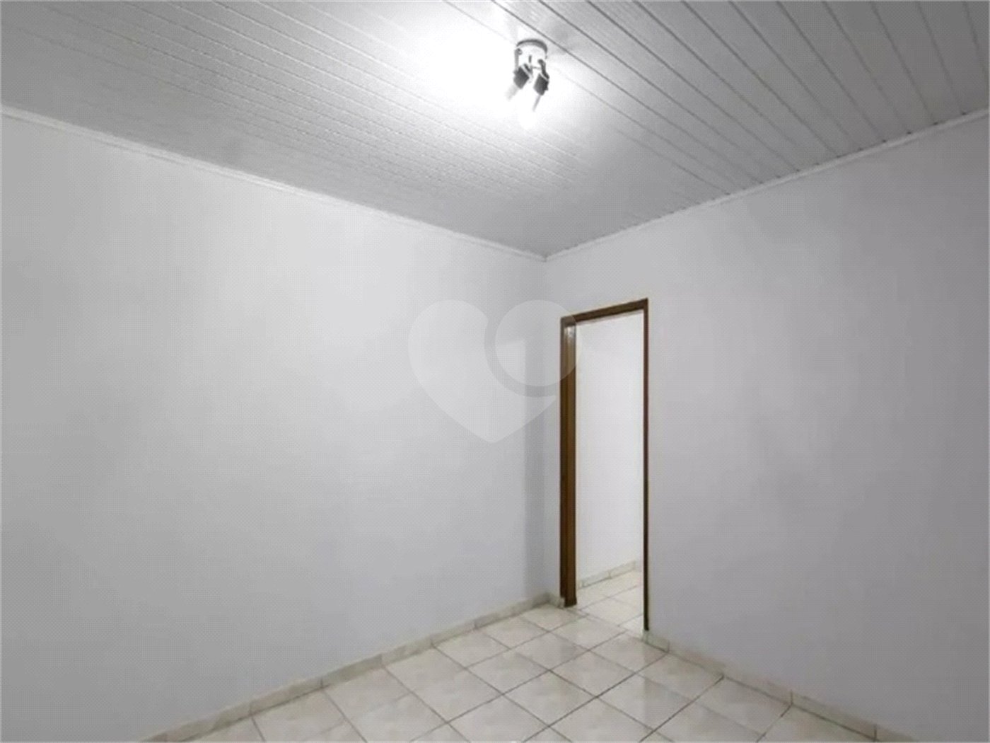 Casa à venda com 4 quartos, sendo 2 suítes, em Jardim Coimbra, São Paulo, SP