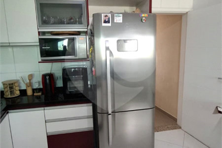Sobrado à venda com 3 suítes em Vila Constança, São Paulo, SP