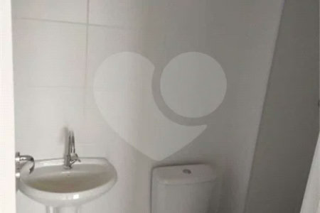 Apartamento com 32m², 2 quartos, à venda em Itaquera