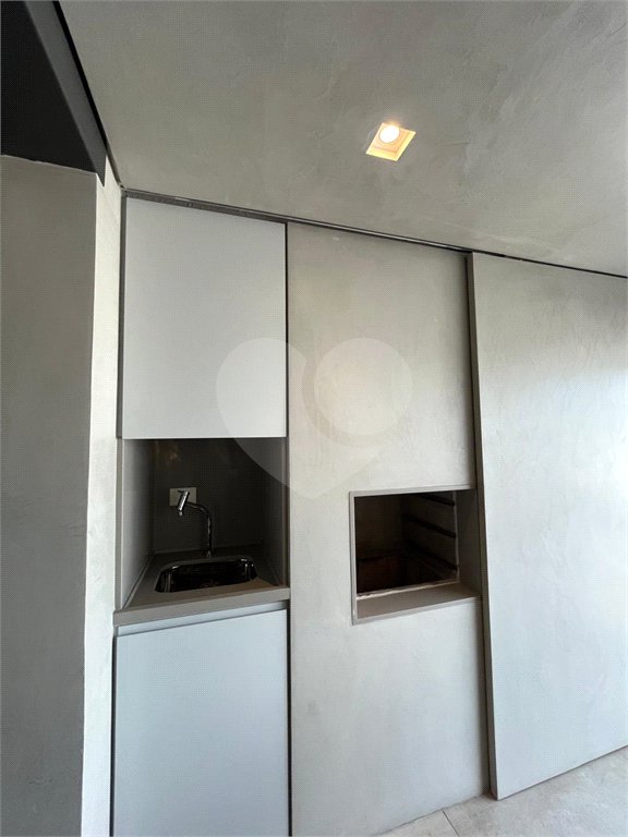 Apartamento à venda com 3 quartos, sendo 2 suítes, em Cerqueira César, São Paulo, SP