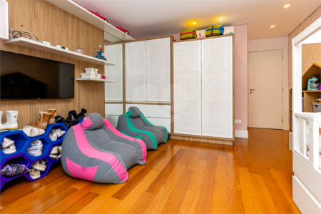 Casa à venda com 4 suítes no condomínio Roma, São Paulo - SP