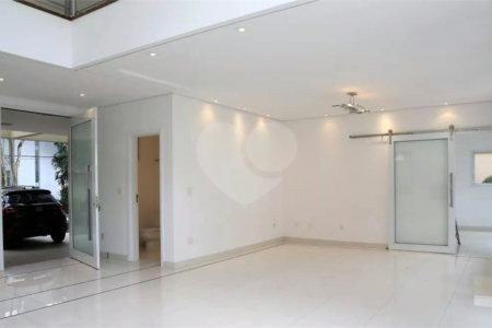 Casa à venda com 4 suítes no condomínio Residencial Morumbi, São Paulo - SP