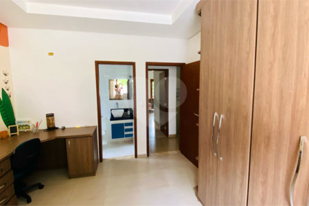 Casa à venda com 3 suítes em Dos Finco, São Bernardo do Campo, SP