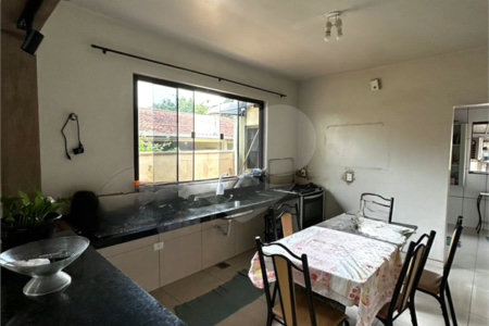 Casa à venda com 3 quartos, sendo 1 suíte, no Centro, Ponta Porã, MS