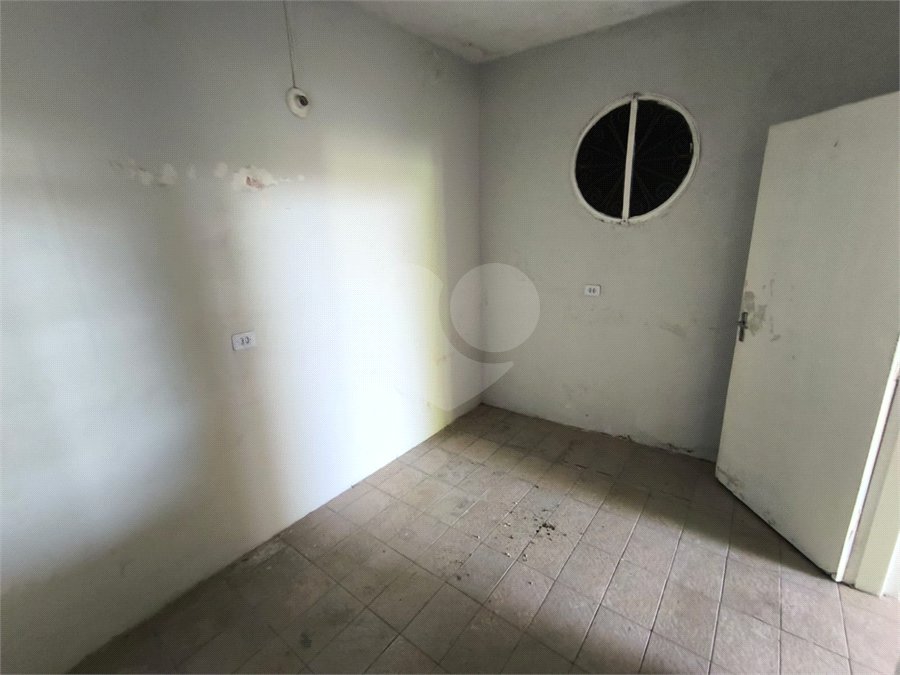 Casa à venda com 3 quartos em Jardim das Esmeraldas, São Paulo, SP