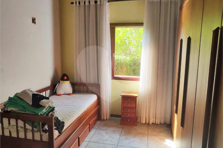 Casa à venda com 5 suítes no condomínio Estância Marambaia, Vinhedo - SP