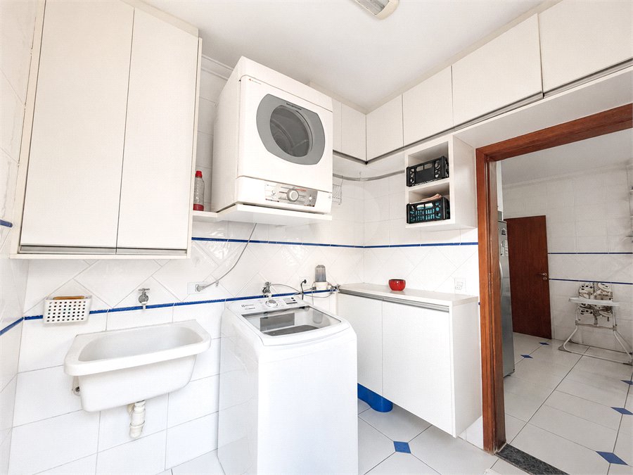 Casa à venda com 5 suítes no condomínio Parque Village Castelo, Itu - SP