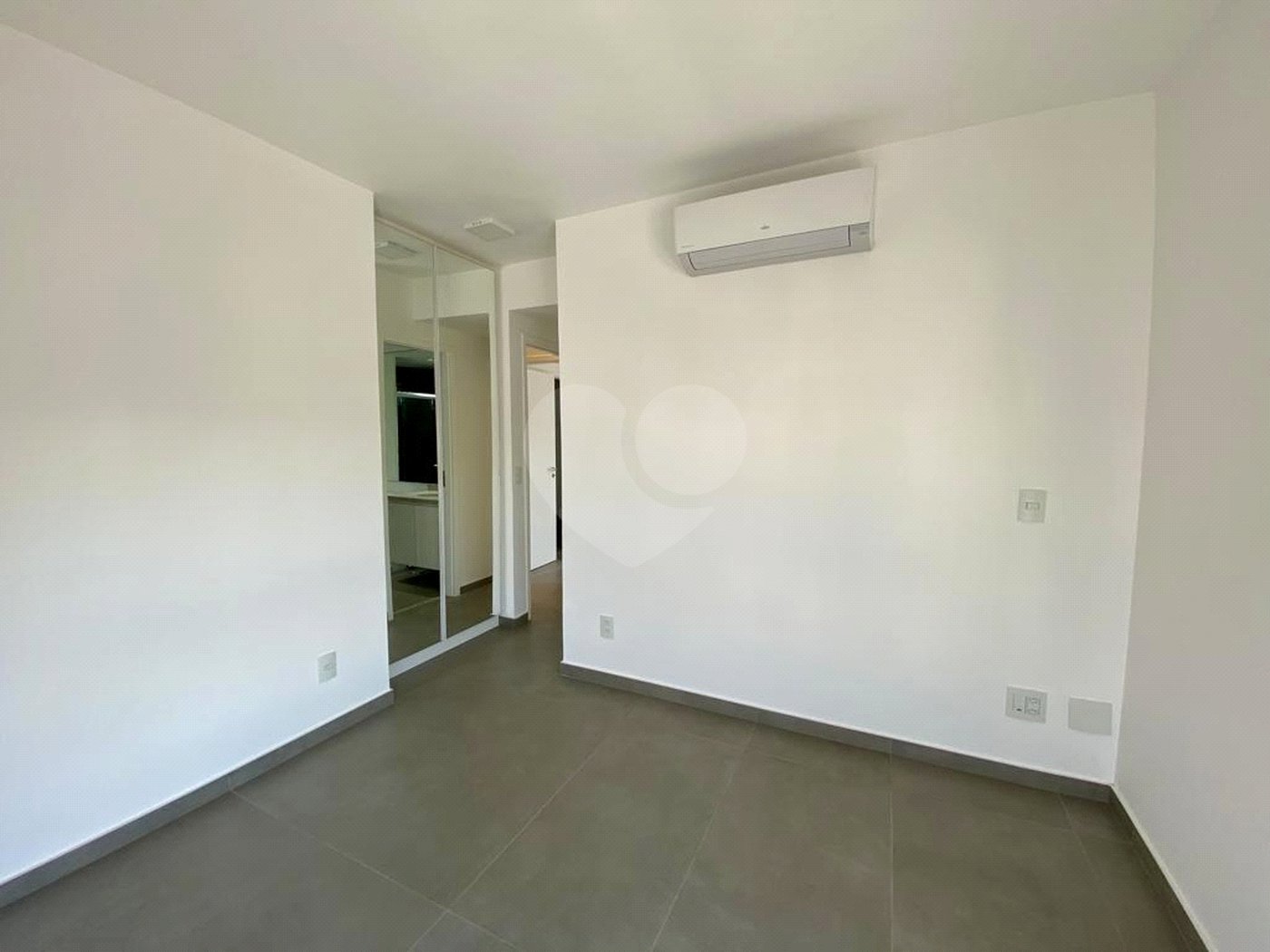 Apartamento para alugar com 3 quartos, sendo 2 suítes,  em Vila Olímpia, São Paulo, SP