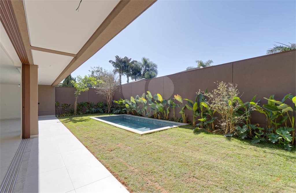 Casa à venda com 4 suítes no condomínio Casa Flora Badra, São Paulo - SP